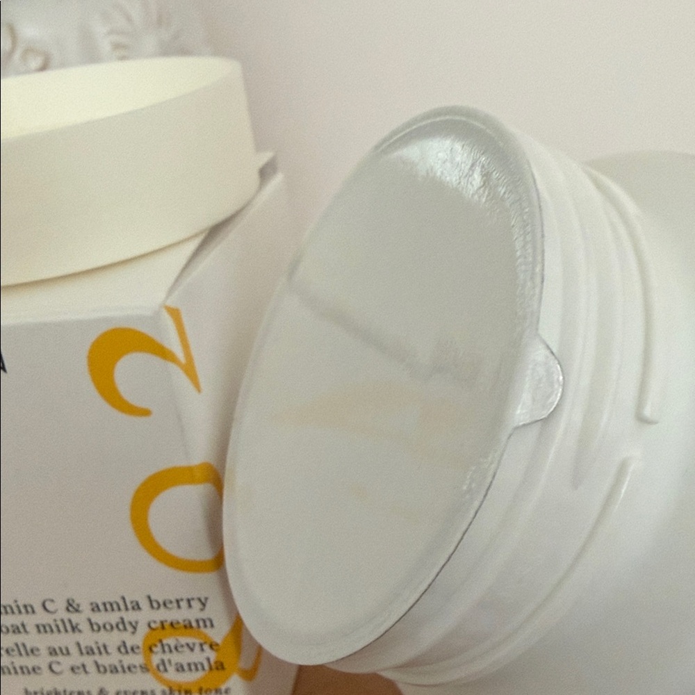 Beekman 1802 Golden Goat Milk Body Cream — White & Yellow Accents - Picture 6 of 6